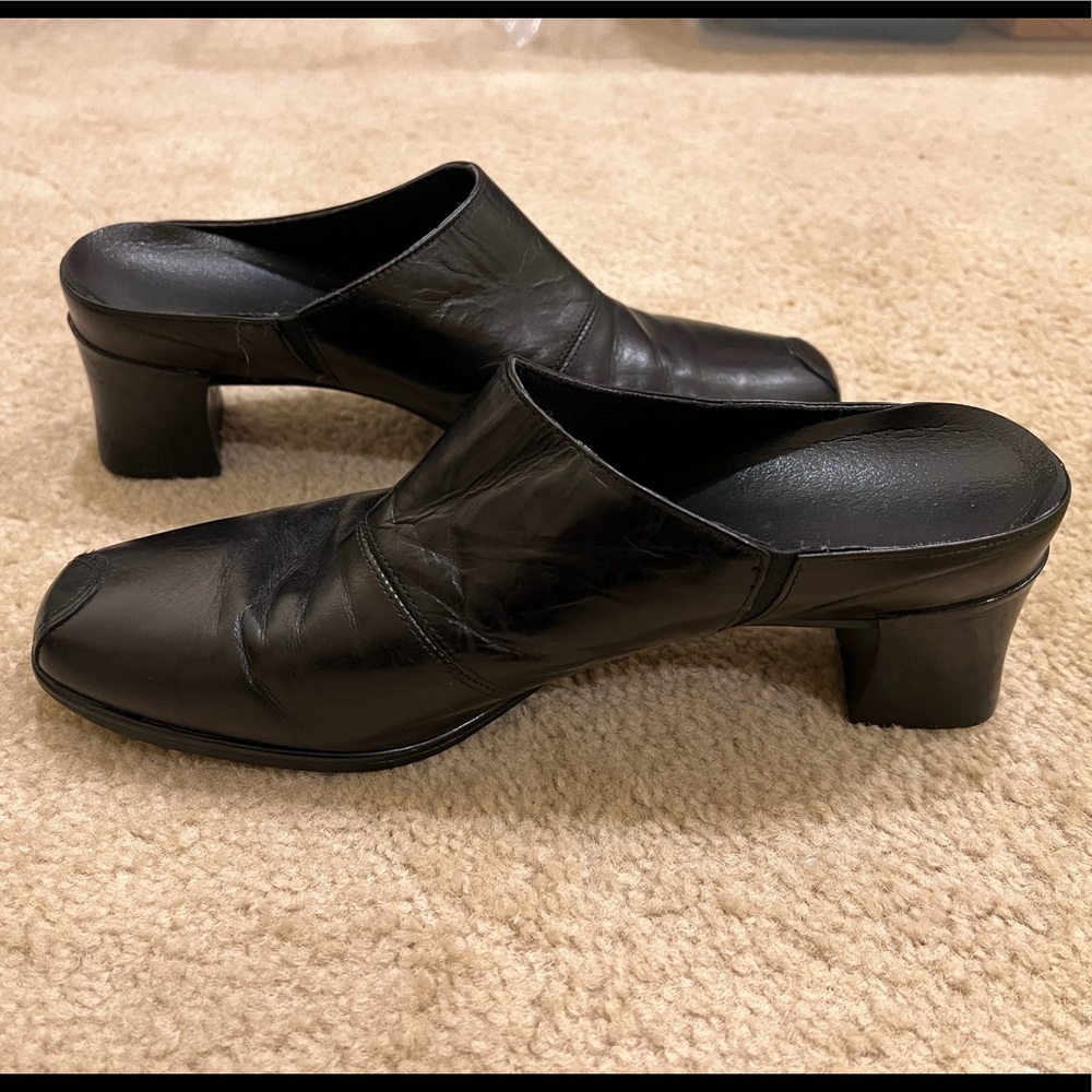 EUC Munro Women’s 2-inch-heel Mule - Black 9M